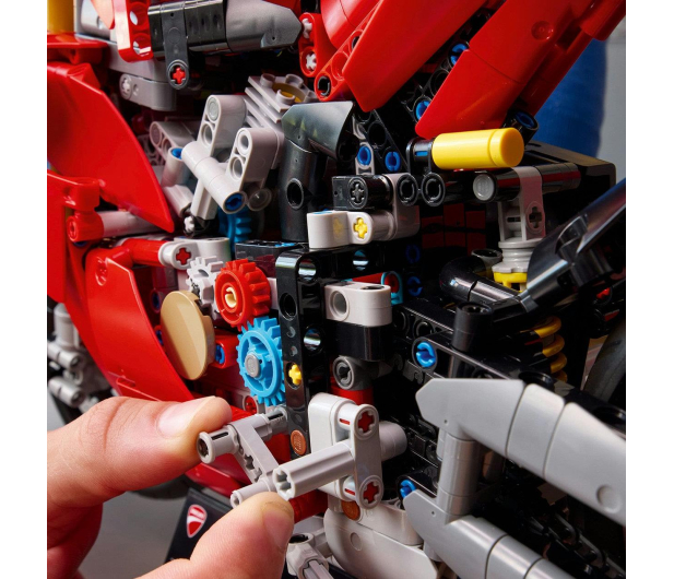LEGO Technic 42202 Motocykl Ducati Panigale V4 S - 1298077 - zdjęcie 7